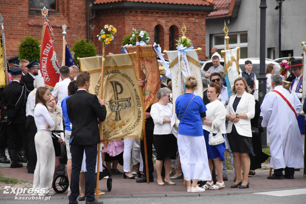 Procesja Bożego Ciała w Sierakowicach