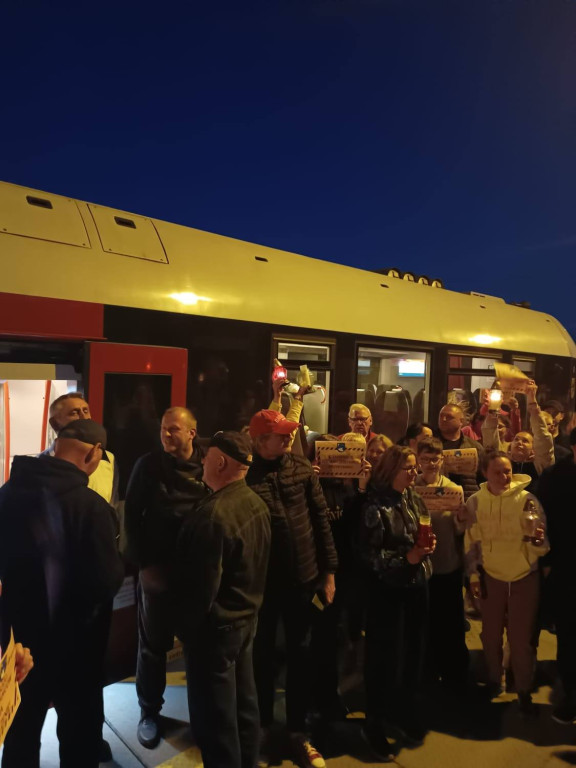 Mieszkańcy walczą o przystanek kolejowy w Kiełpinie