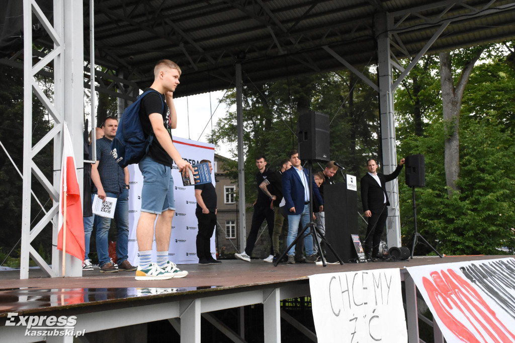 Manifestacja pod hasłem \