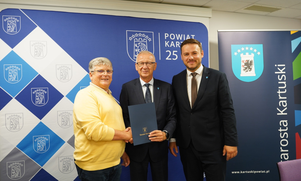 Podpisanie umów na inwestycje dla osób z niepełnosprawnościami
