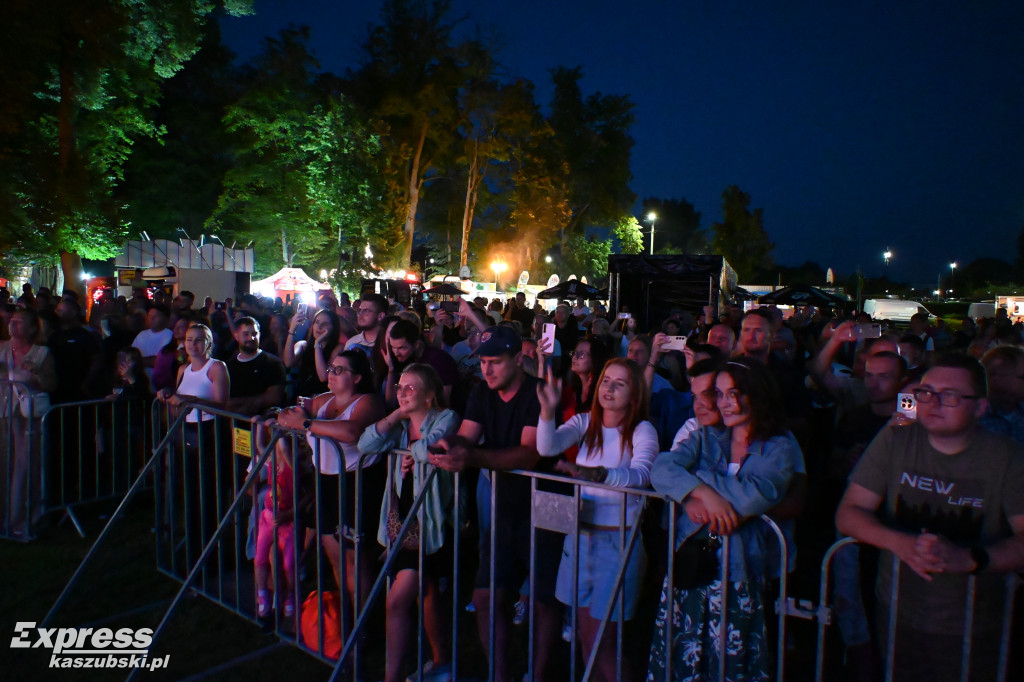 Koncert zespołu Pogwizdani na Jarmarku Kaszubskim
