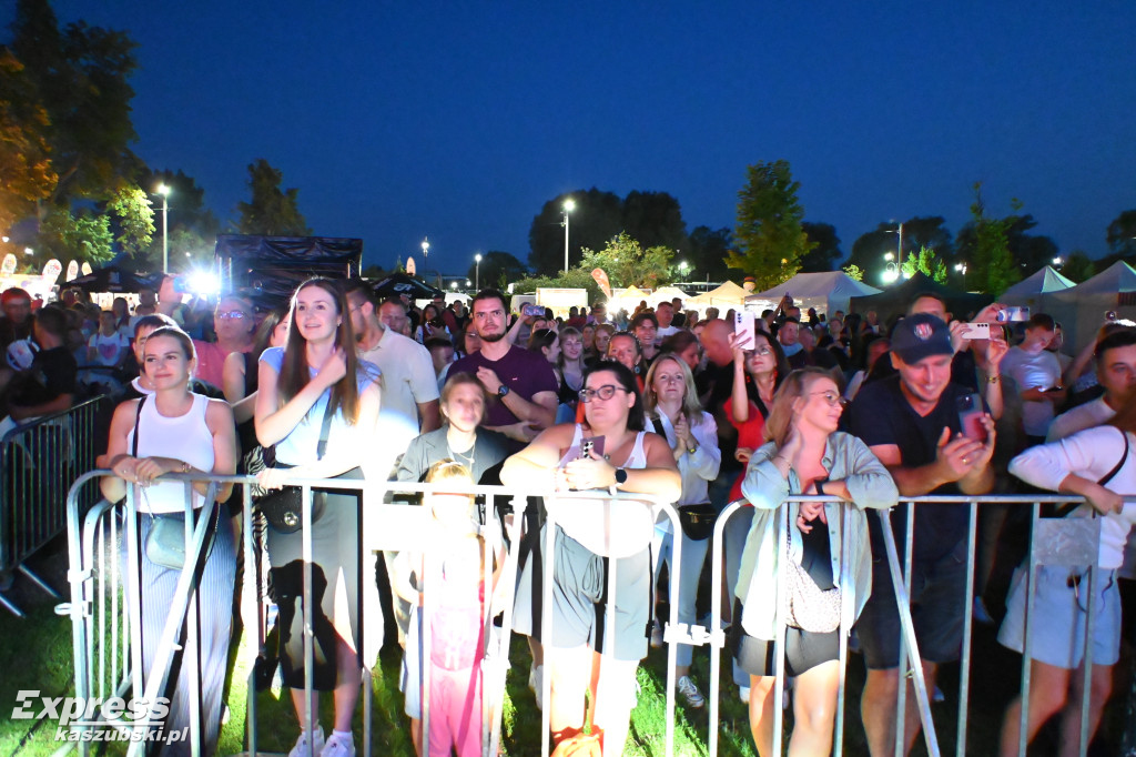 Koncert zespołu Pogwizdani na Jarmarku Kaszubskim