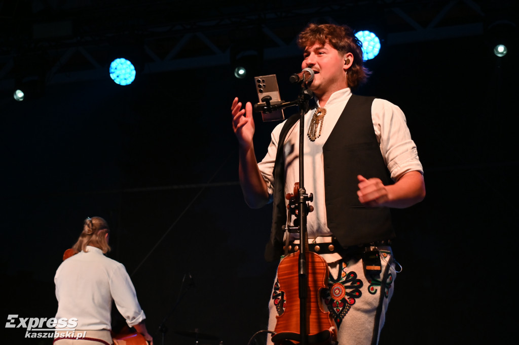 Koncert zespołu Pogwizdani na Jarmarku Kaszubskim