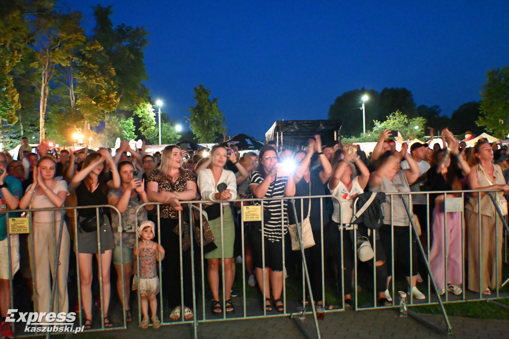 Koncert zespołu Pogwizdani na Jarmarku Kaszubskim
