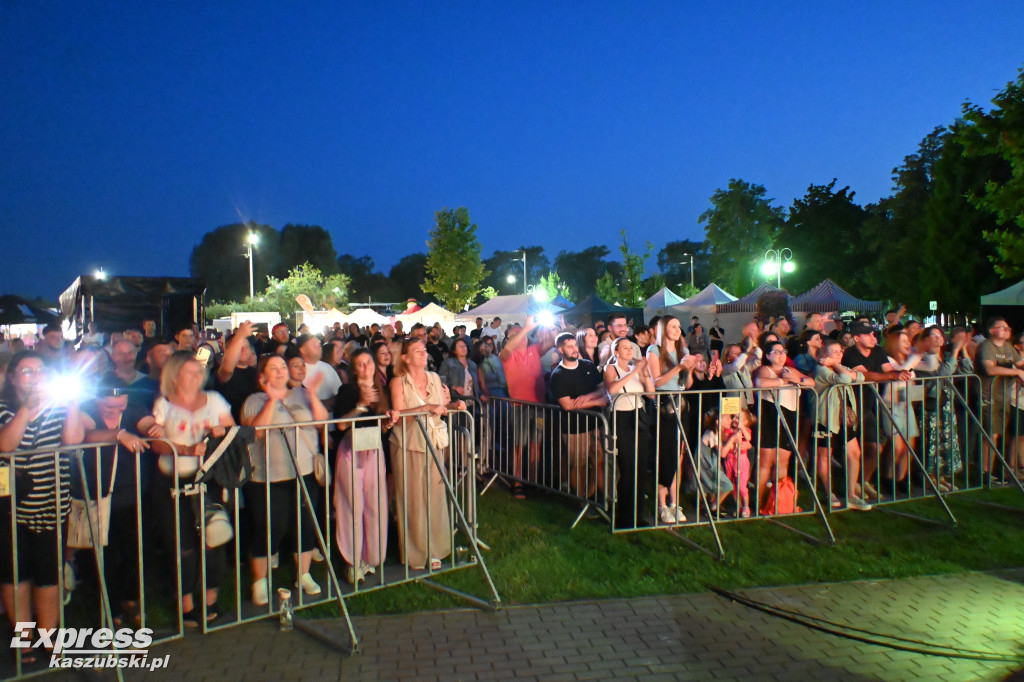 Koncert zespołu Pogwizdani na Jarmarku Kaszubskim