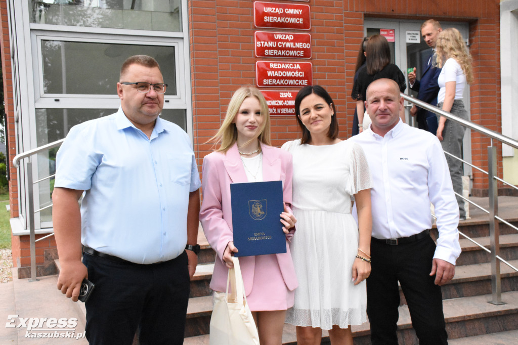 Wyróżnienia dla najlepszych absolwentów z gm. Sierakowice