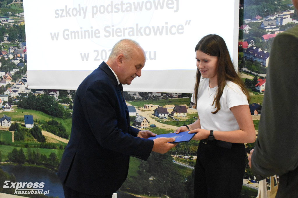 Wyróżnienia dla najlepszych absolwentów z gm. Sierakowice