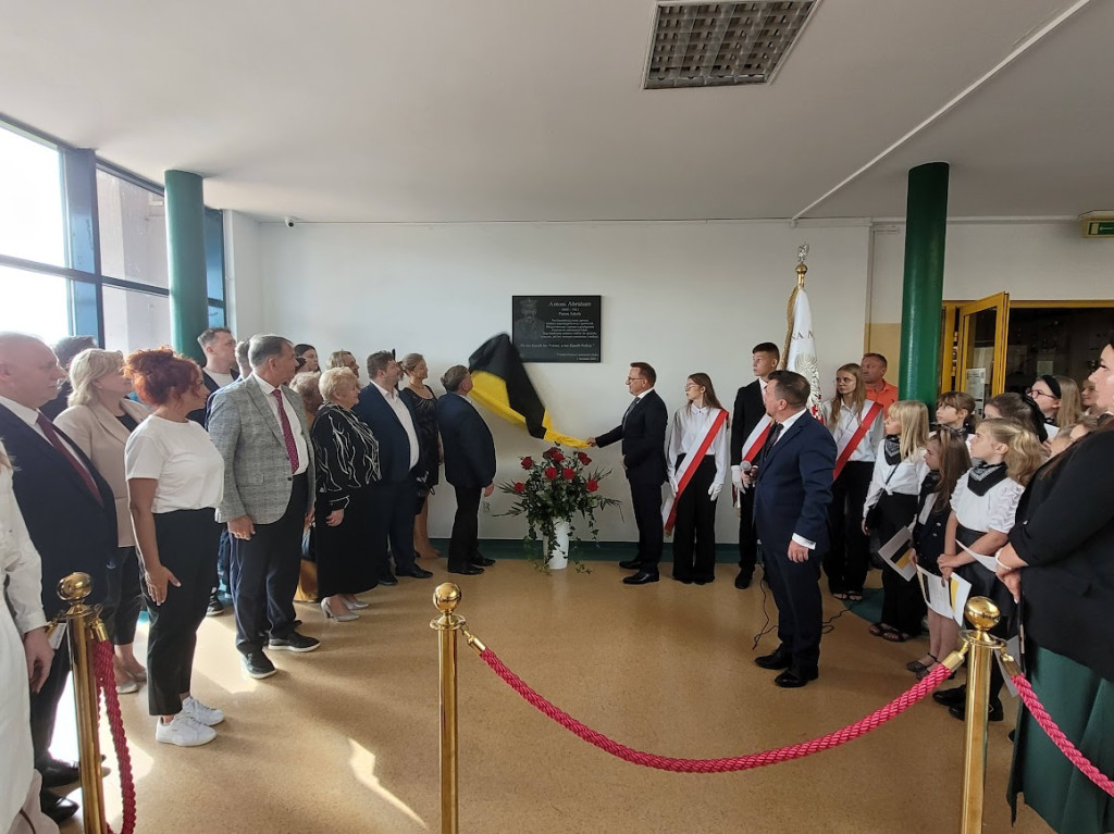 Sztandar dla Szkoły Podstawowej w Przodkowie