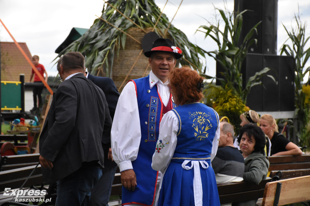 Doroczne dożynki w Kiełpinie