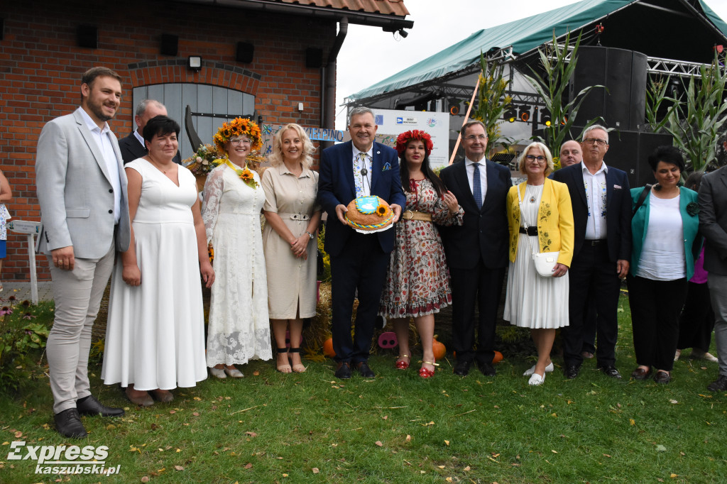 Doroczne dożynki w Kiełpinie