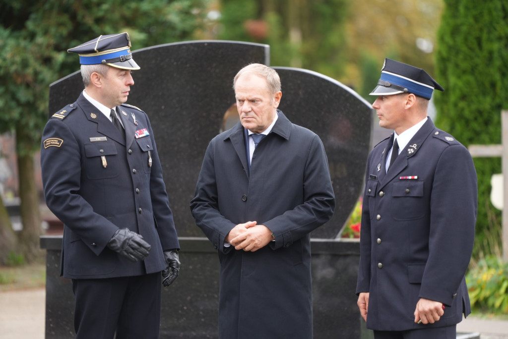 Premier Donald Tusk uczcił pamięć strażaka z Sierakowic