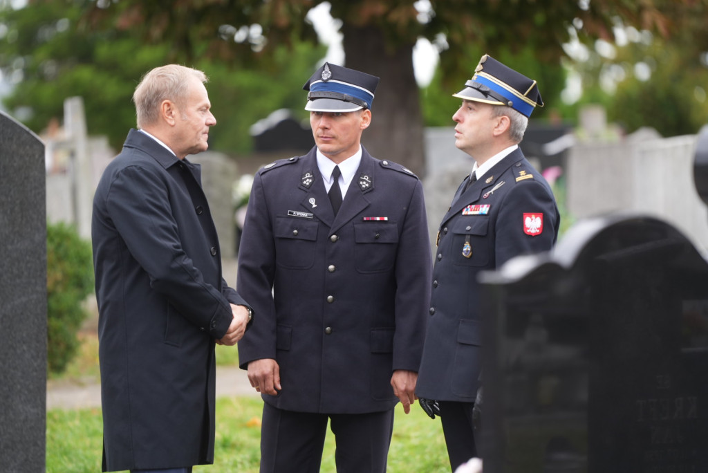 Premier Donald Tusk uczcił pamięć strażaka z Sierakowic