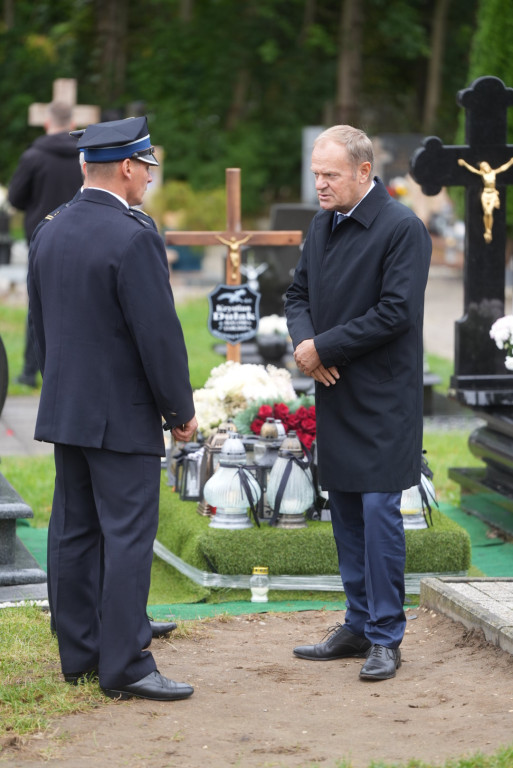 Premier Donald Tusk uczcił pamięć strażaka z Sierakowic