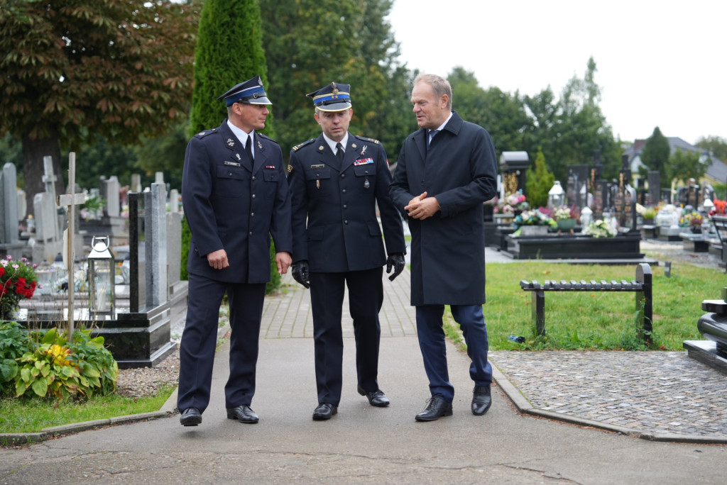 Premier Donald Tusk uczcił pamięć strażaka z Sierakowic