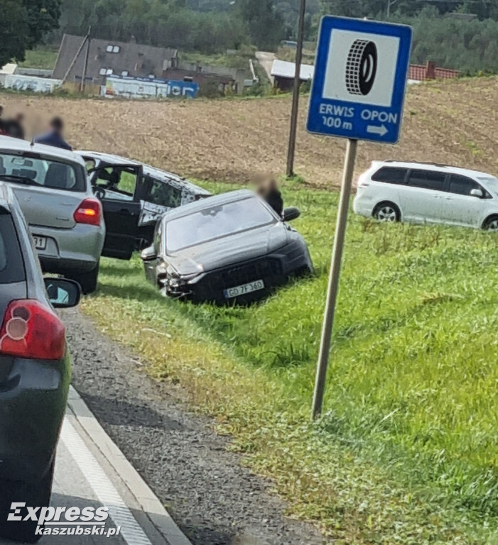 Kolizja na trasie Lniska - Leźno