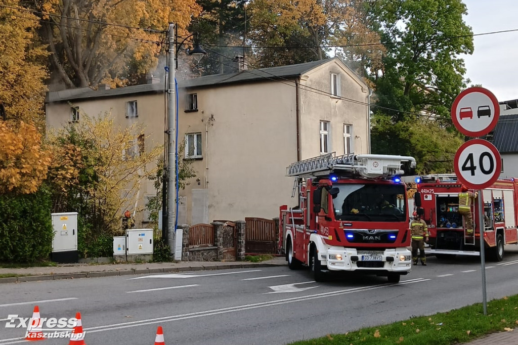 Kartuzy. Pożar pustostanu przy ul. Jeziornej