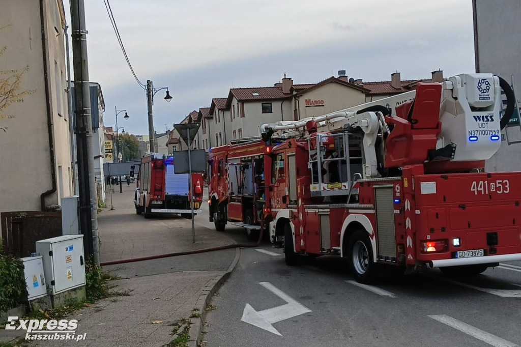 Kartuzy. Pożar pustostanu przy ul. Jeziornej