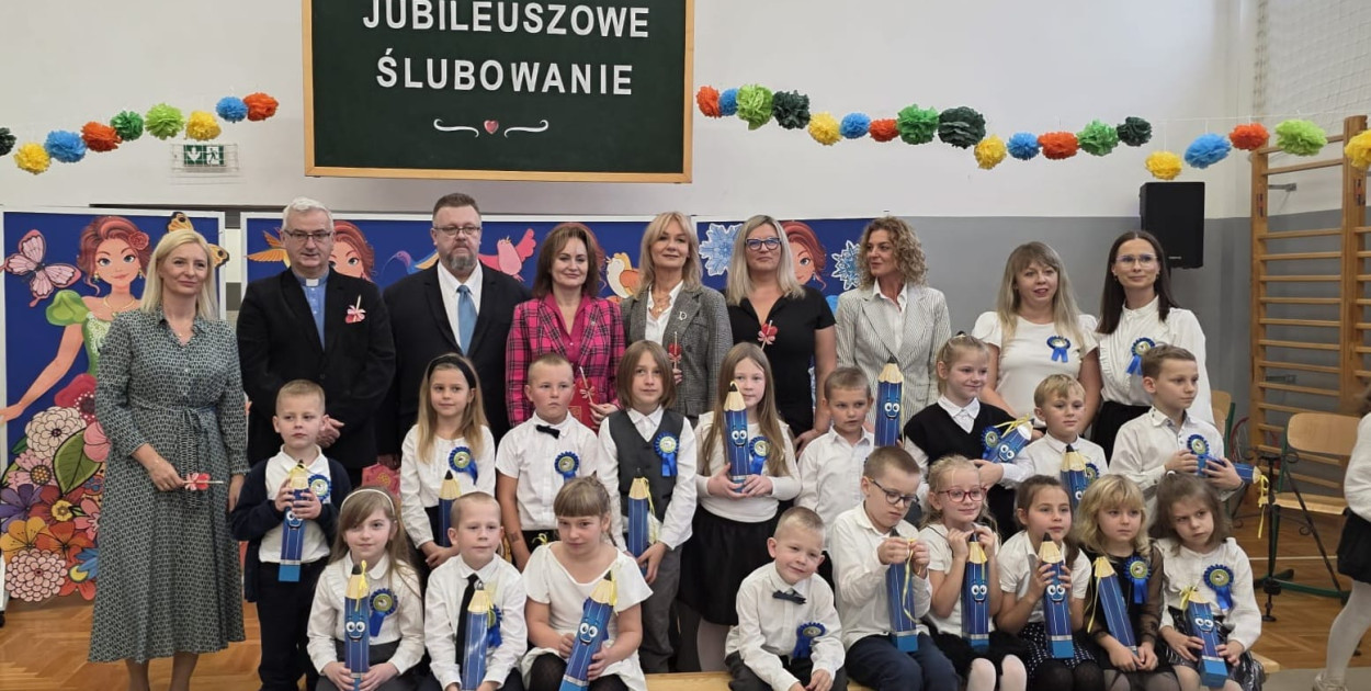 Ślubowanie pierwszkolasistów w SP nr 1 w Żukowie