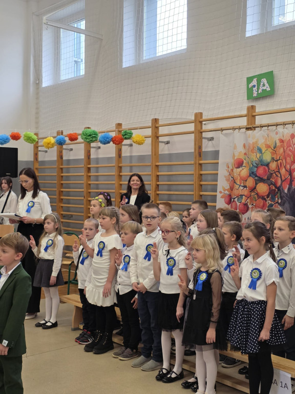 Ślubowanie pierwszkolasistów w SP nr 1 w Żukowie