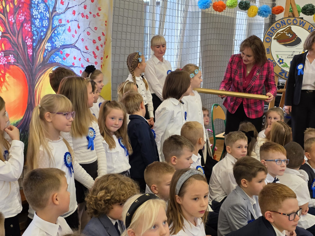 Ślubowanie pierwszkolasistów w SP nr 1 w Żukowie