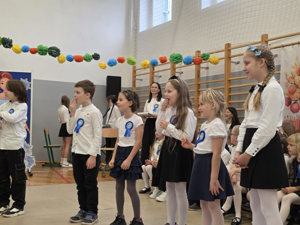 Ślubowanie pierwszkolasistów w SP nr 1 w Żukowie