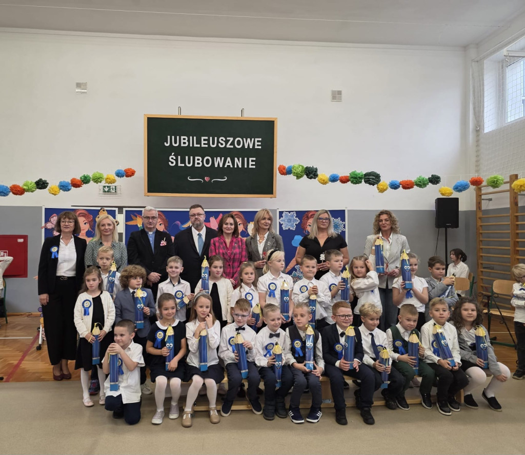 Ślubowanie pierwszkolasistów w SP nr 1 w Żukowie