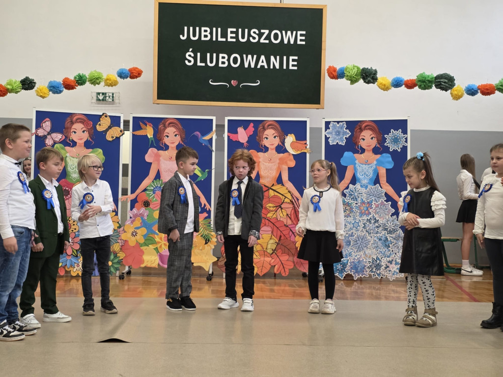 Ślubowanie pierwszkolasistów w SP nr 1 w Żukowie