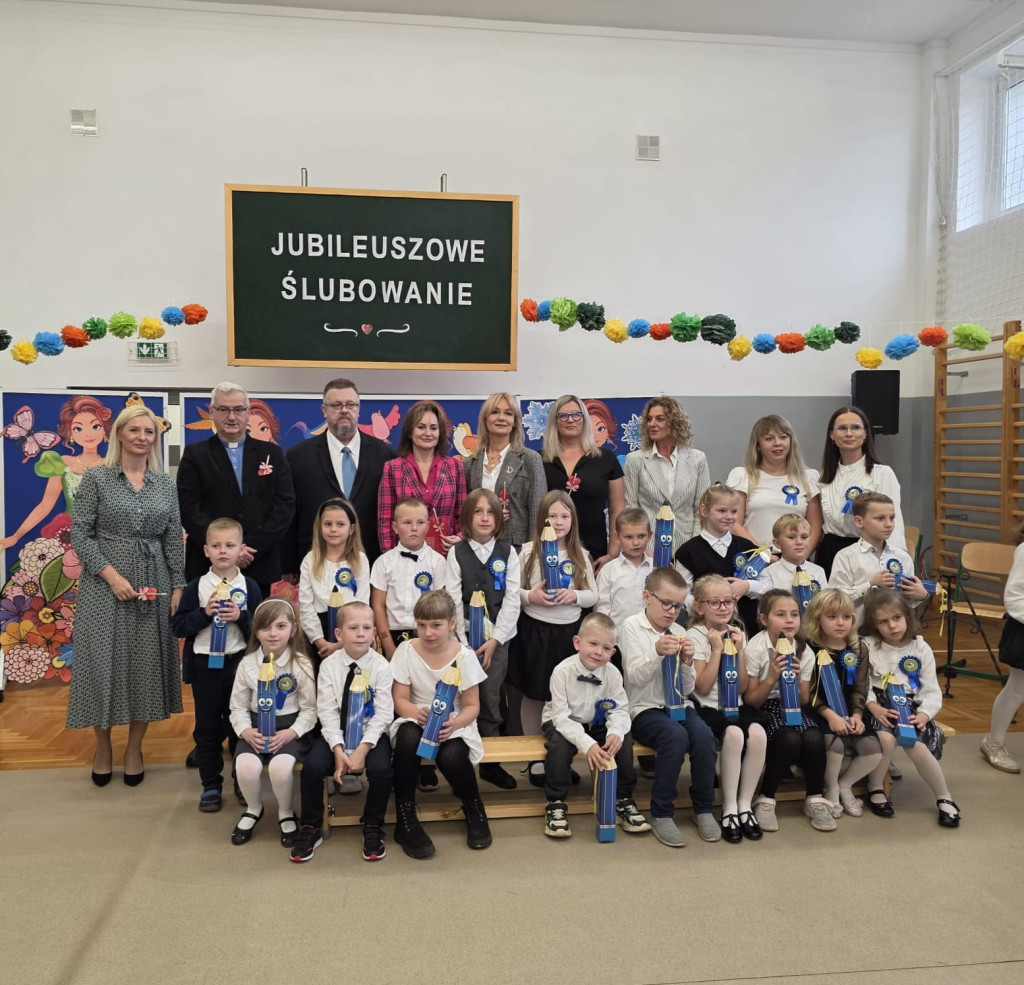 Ślubowanie pierwszkolasistów w SP nr 1 w Żukowie