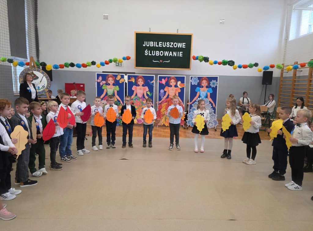 Ślubowanie pierwszkolasistów w SP nr 1 w Żukowie