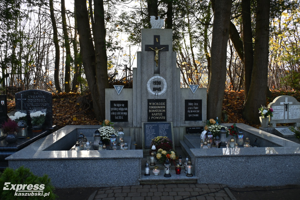 Uroczystość Wszystkich Świętych na kartuskim cmentarzu