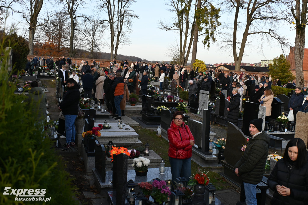 Uroczystość Wszystkich Świętych na kartuskim cmentarzu