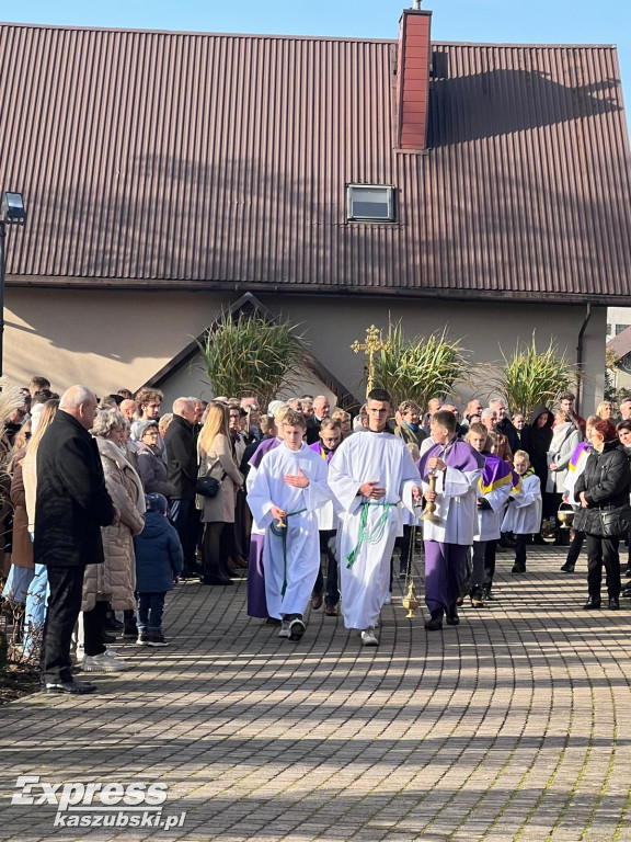 Wszystkich Świętych w Gowidlinie