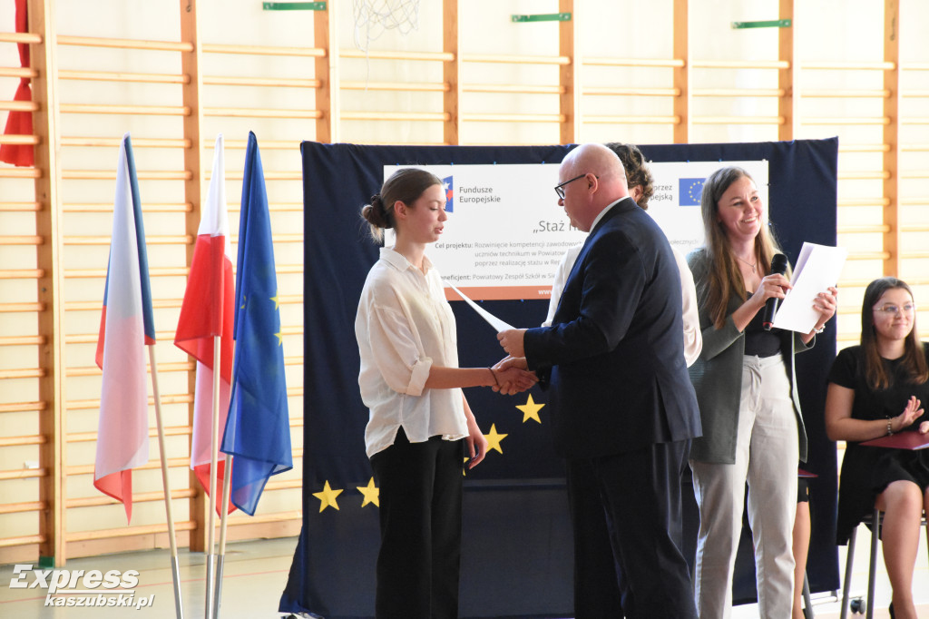 Uczniowie PZS w Sierakowicach podsumowali staże zawodowe