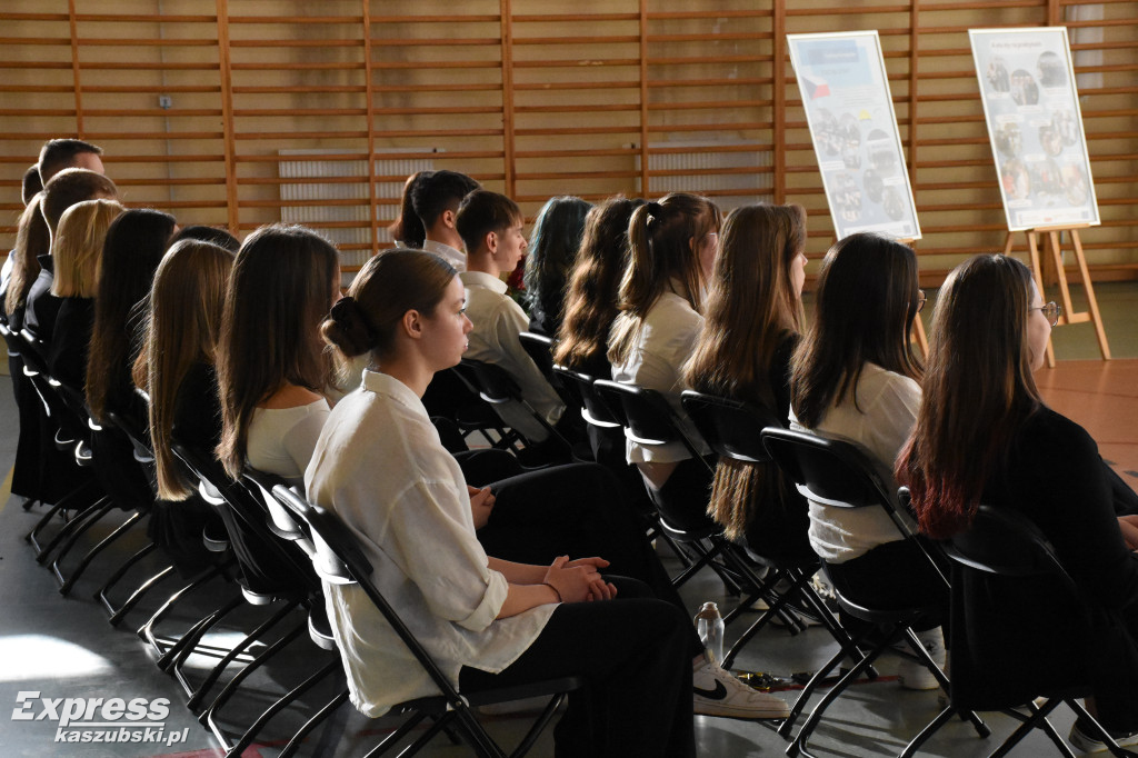Uczniowie PZS w Sierakowicach podsumowali staże zawodowe