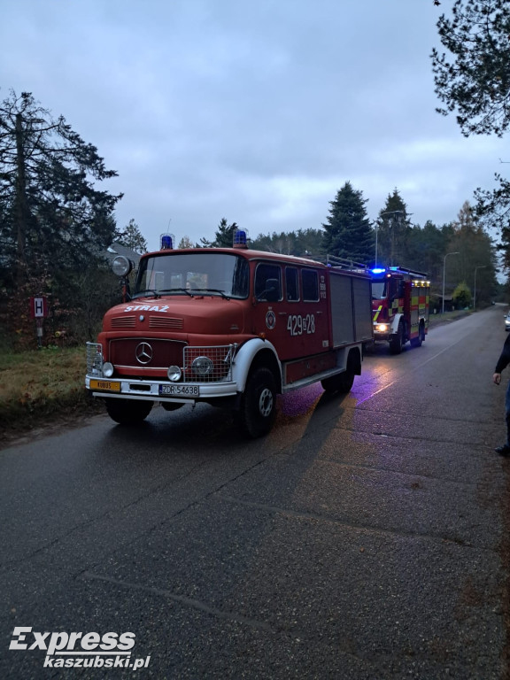 Huczne powitanie wozu strażackiego w Chwaszczynie