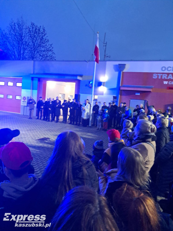 Huczne powitanie wozu strażackiego w Chwaszczynie