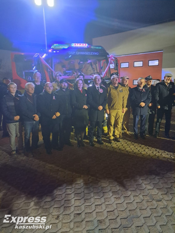 Huczne powitanie wozu strażackiego w Chwaszczynie