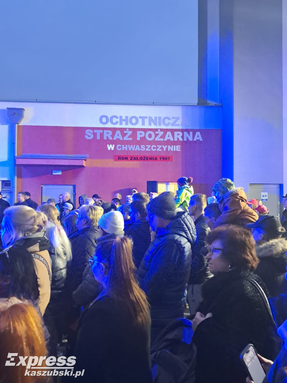 Huczne powitanie wozu strażackiego w Chwaszczynie