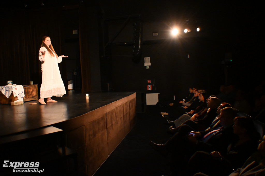 Spektakl Welwetka. Jak znikają Kaszuby