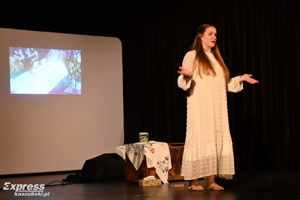 Spektakl Welwetka. Jak znikają Kaszuby