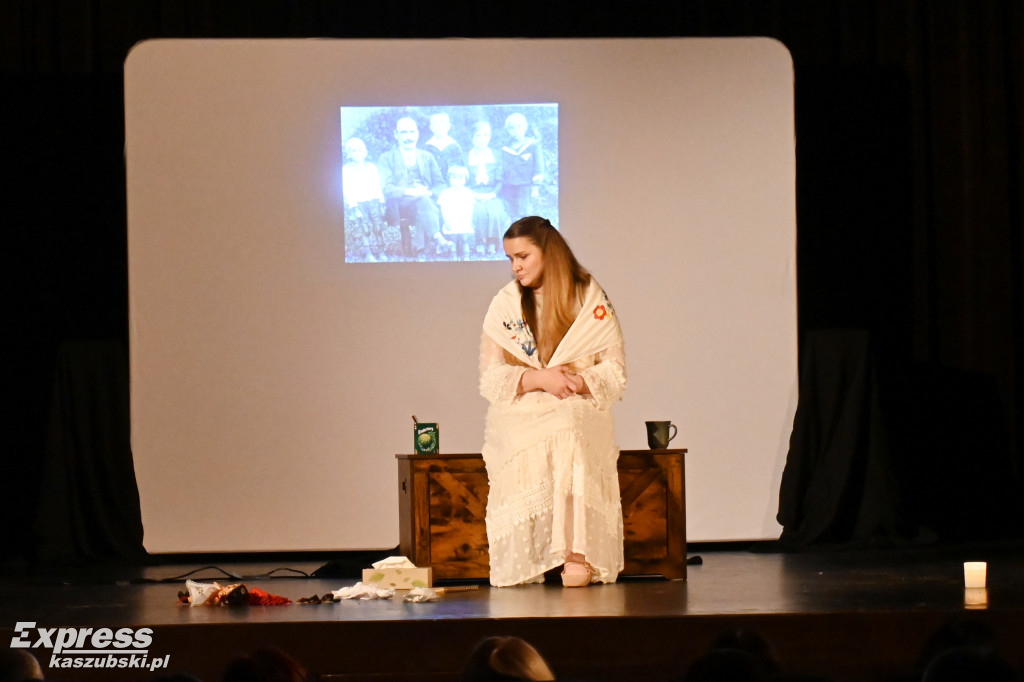 Spektakl Welwetka. Jak znikają Kaszuby