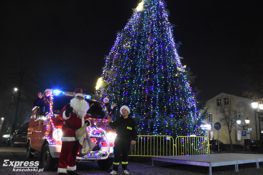 Rozświetlenie choinki w Sierakowicach