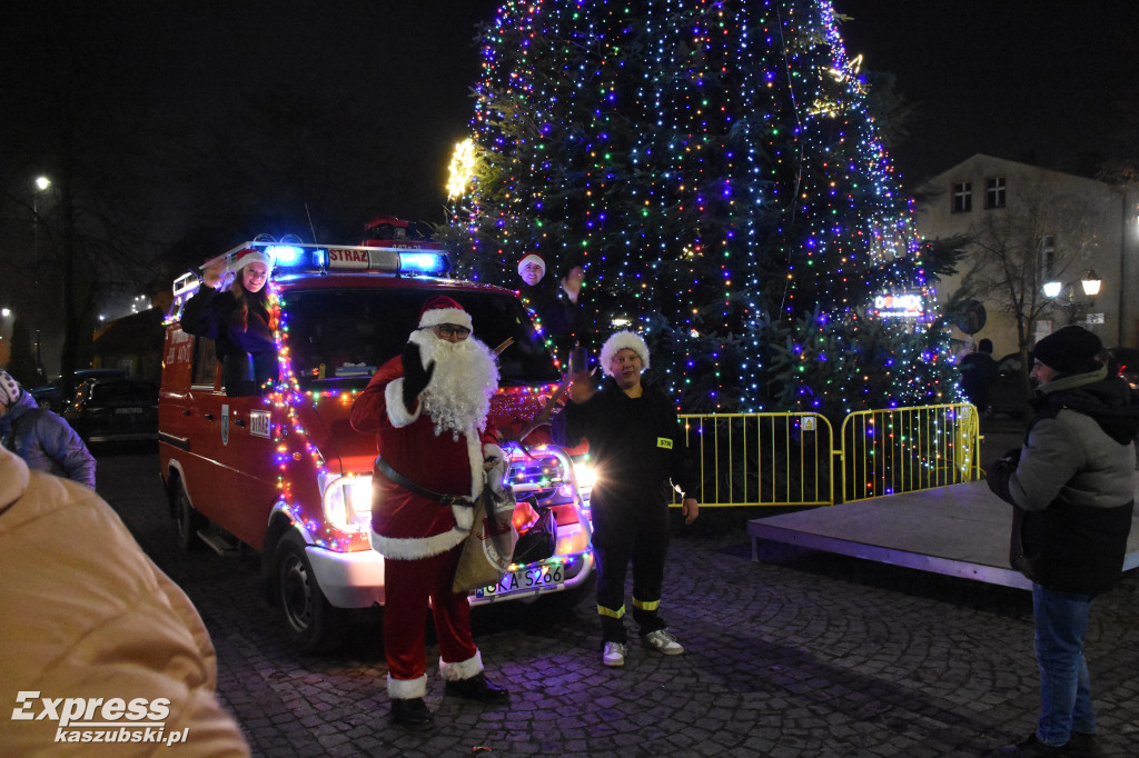 Rozświetlenie choinki w Sierakowicach