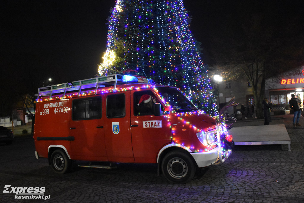 Rozświetlenie choinki w Sierakowicach