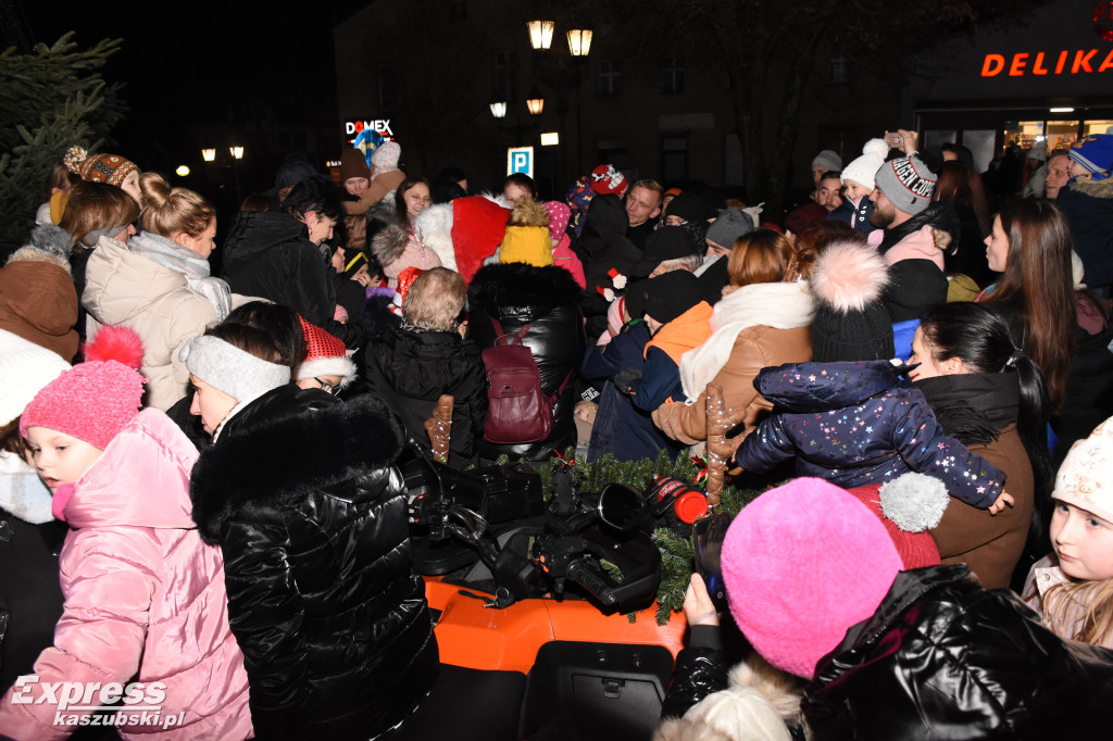 Rozświetlenie choinki w Sierakowicach