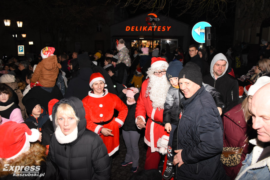 Rozświetlenie choinki w Sierakowicach