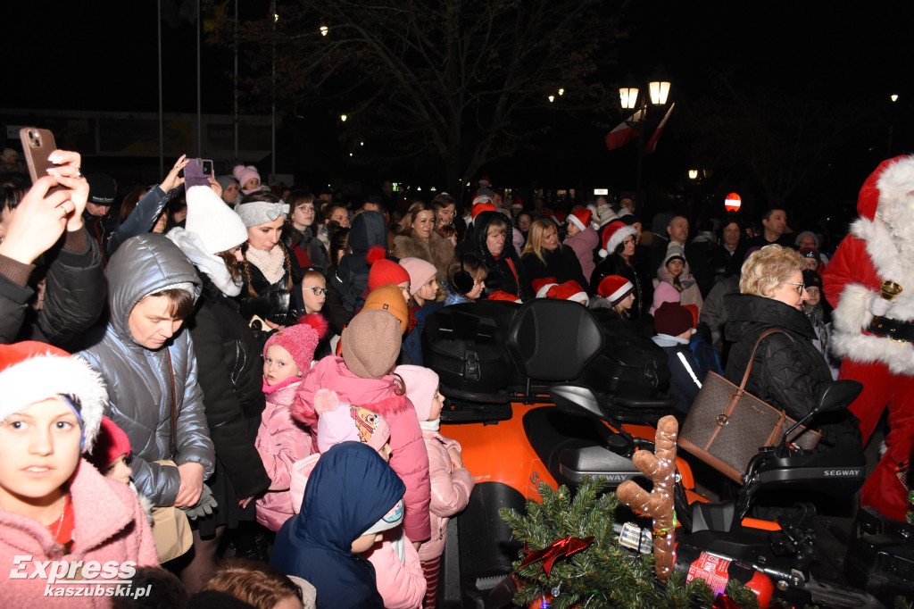Rozświetlenie choinki w Sierakowicach