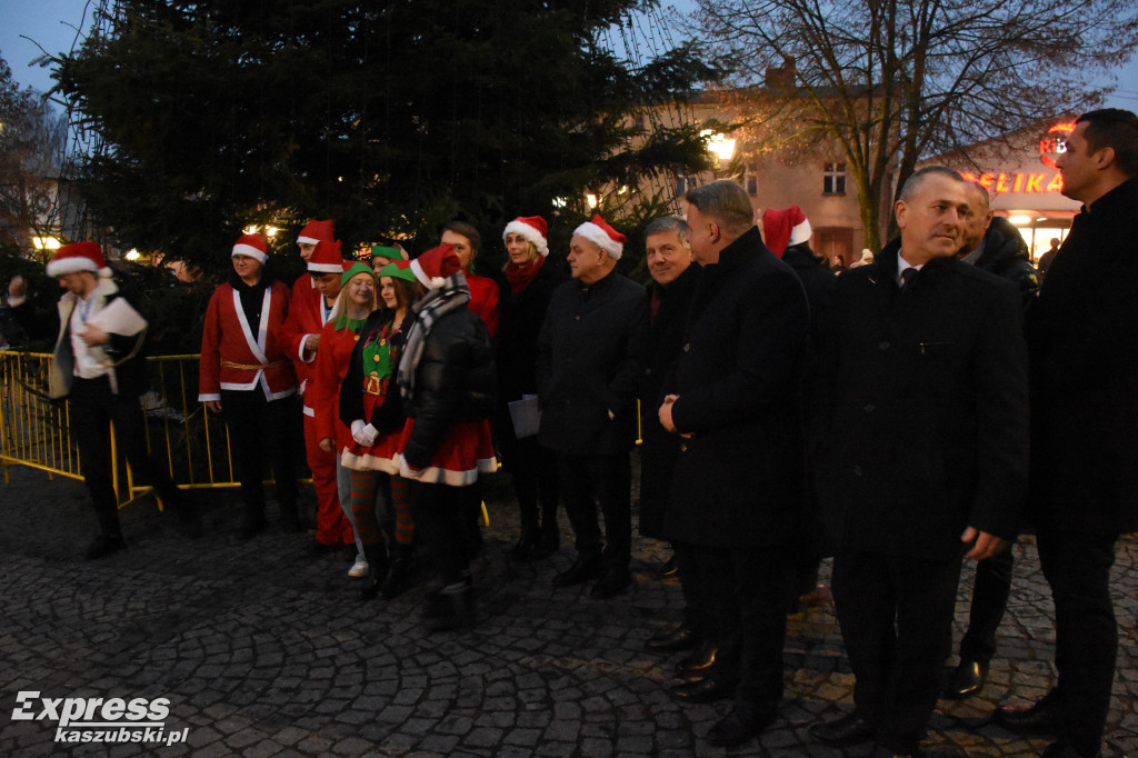 Rozświetlenie choinki w Sierakowicach
