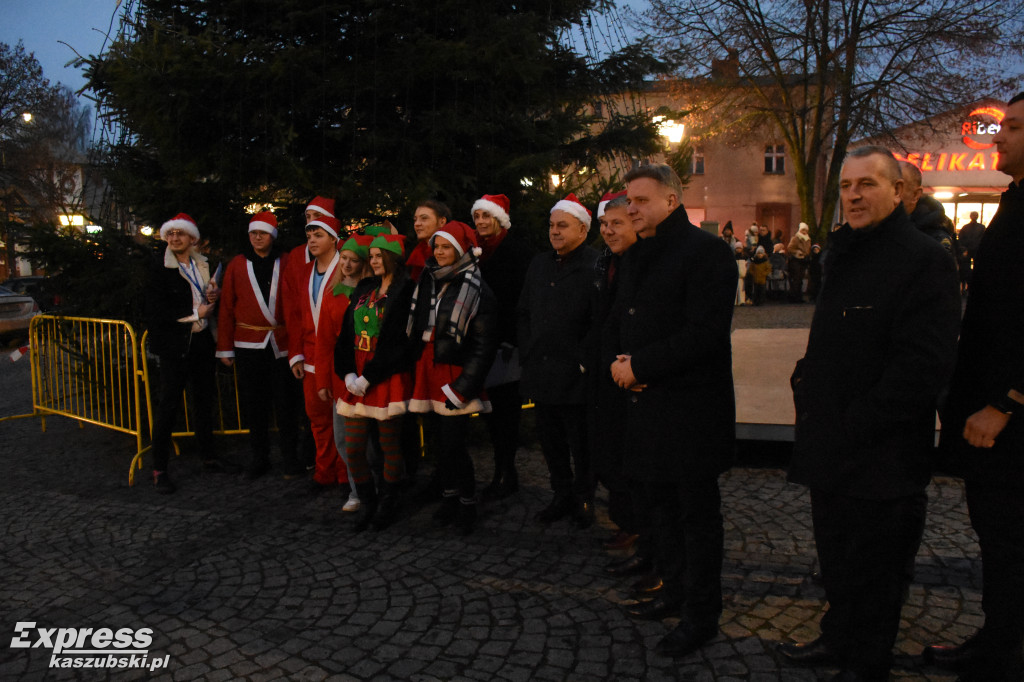 Rozświetlenie choinki w Sierakowicach