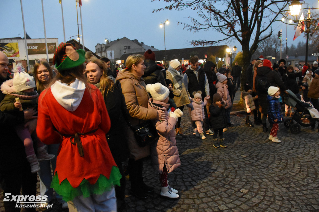 Rozświetlenie choinki w Sierakowicach